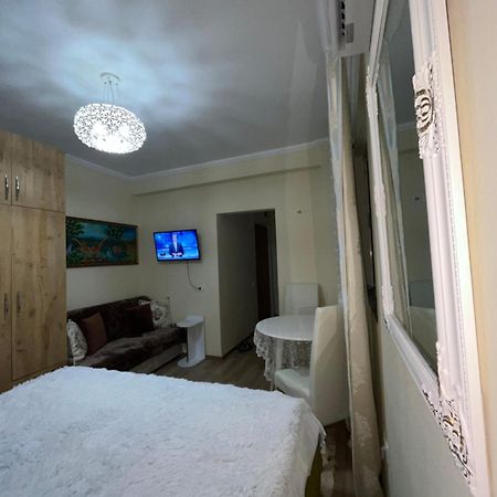 Appartamento Evis House Tirana Esterno foto